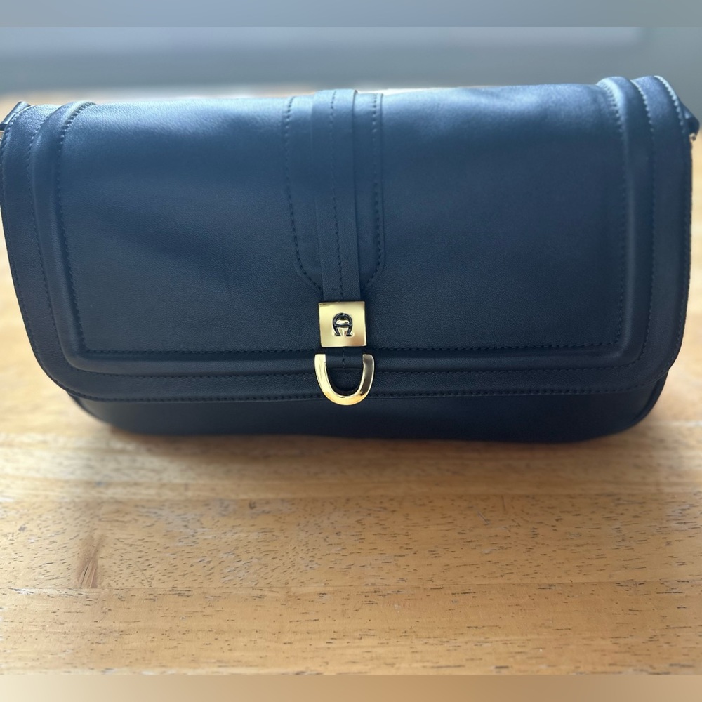 Etienne Ainger shoulder or crossbody bag